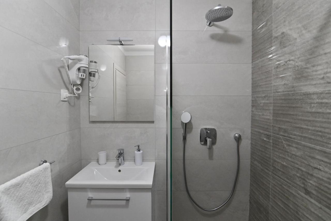 Rooms & Apartments Jadranka Baska  Exterior photo