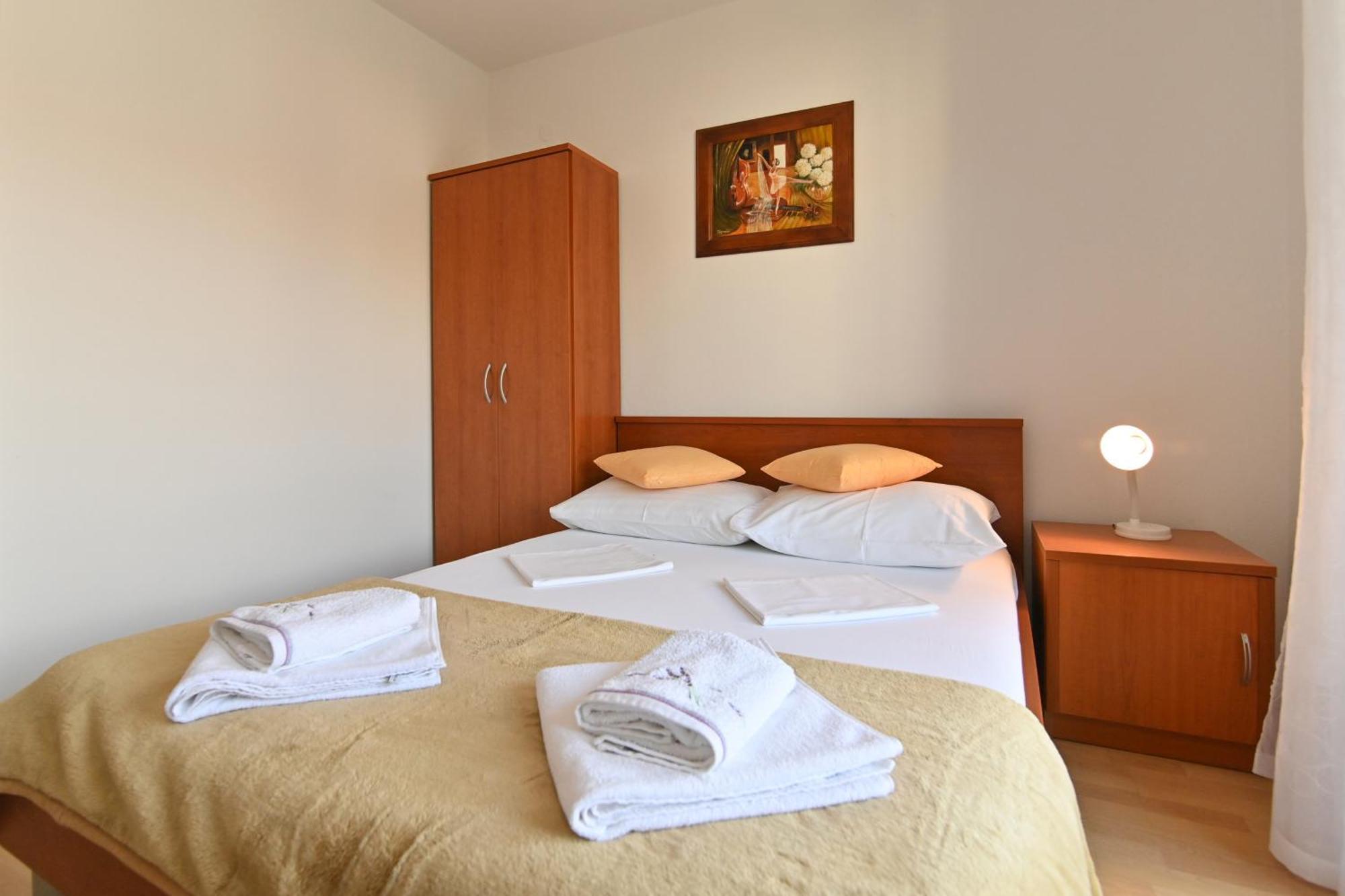 Rooms & Apartments Jadranka Baska  Exterior photo